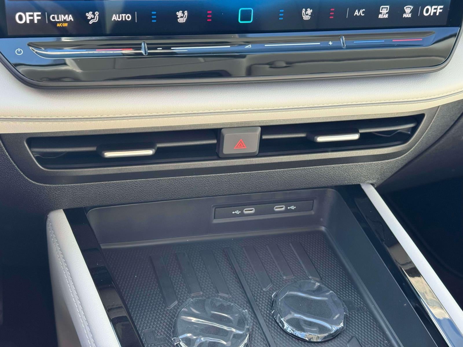 2027 Volkswagen Atlas 2.0T SE w/ Technology