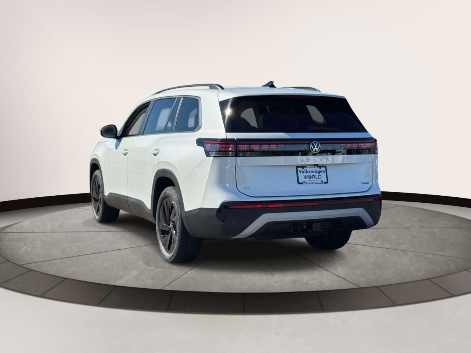 2027 Volkswagen Atlas 2.0T SE w/ Technology