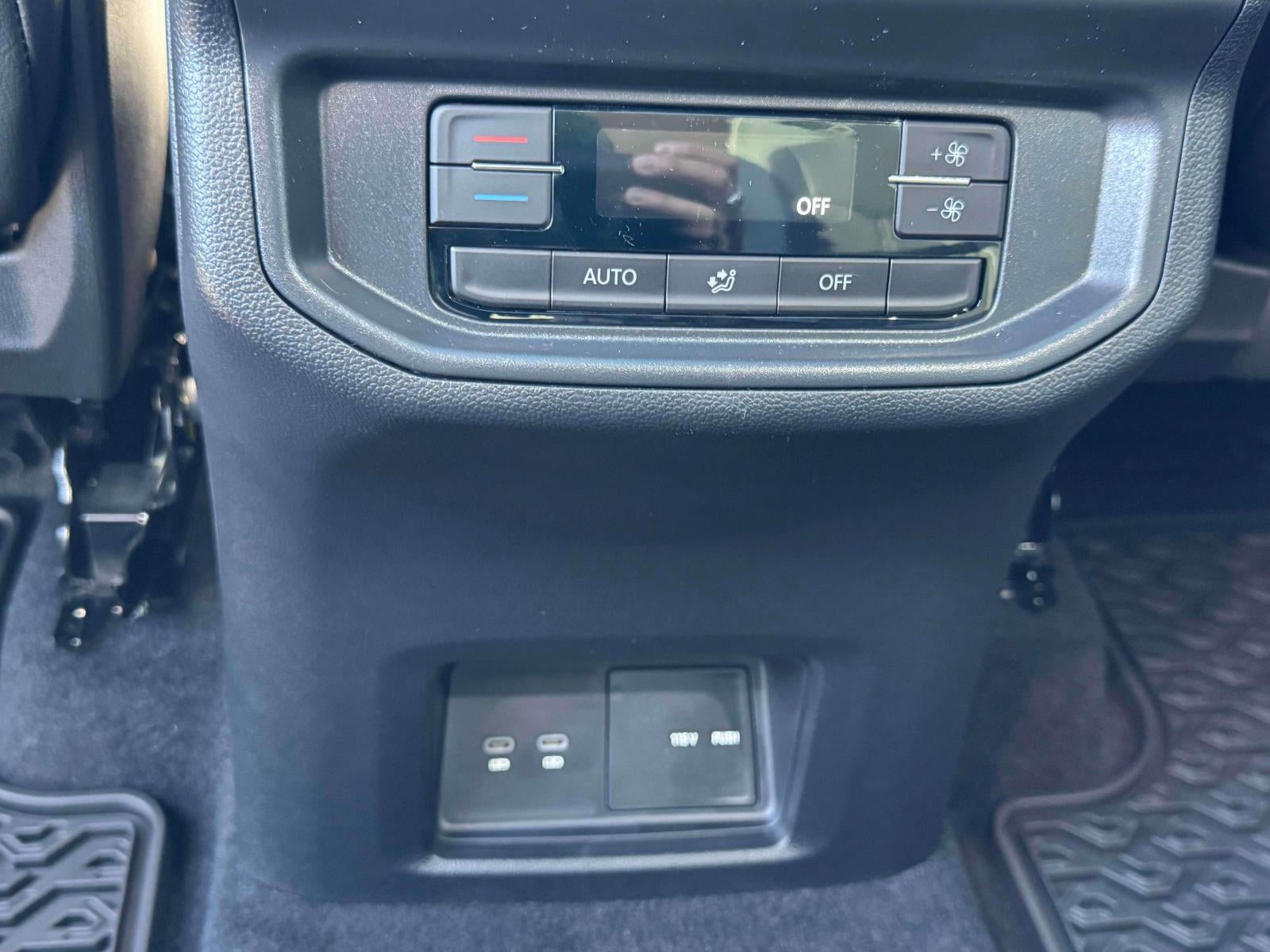 2027 Volkswagen Atlas 2.0T SE