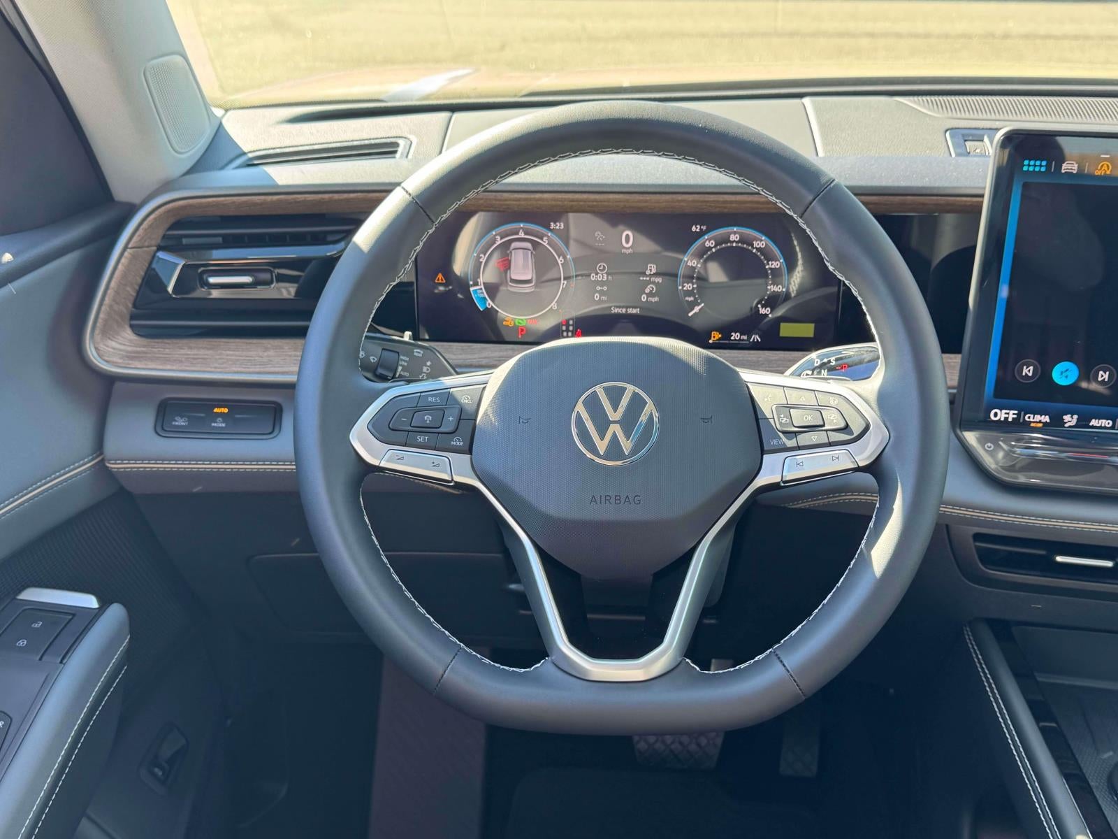 2027 Volkswagen Atlas 2.0T SE