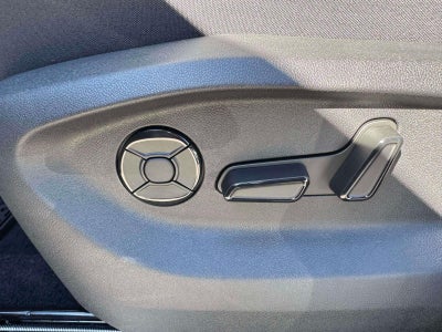 2027 Volkswagen Atlas SE w/Technology