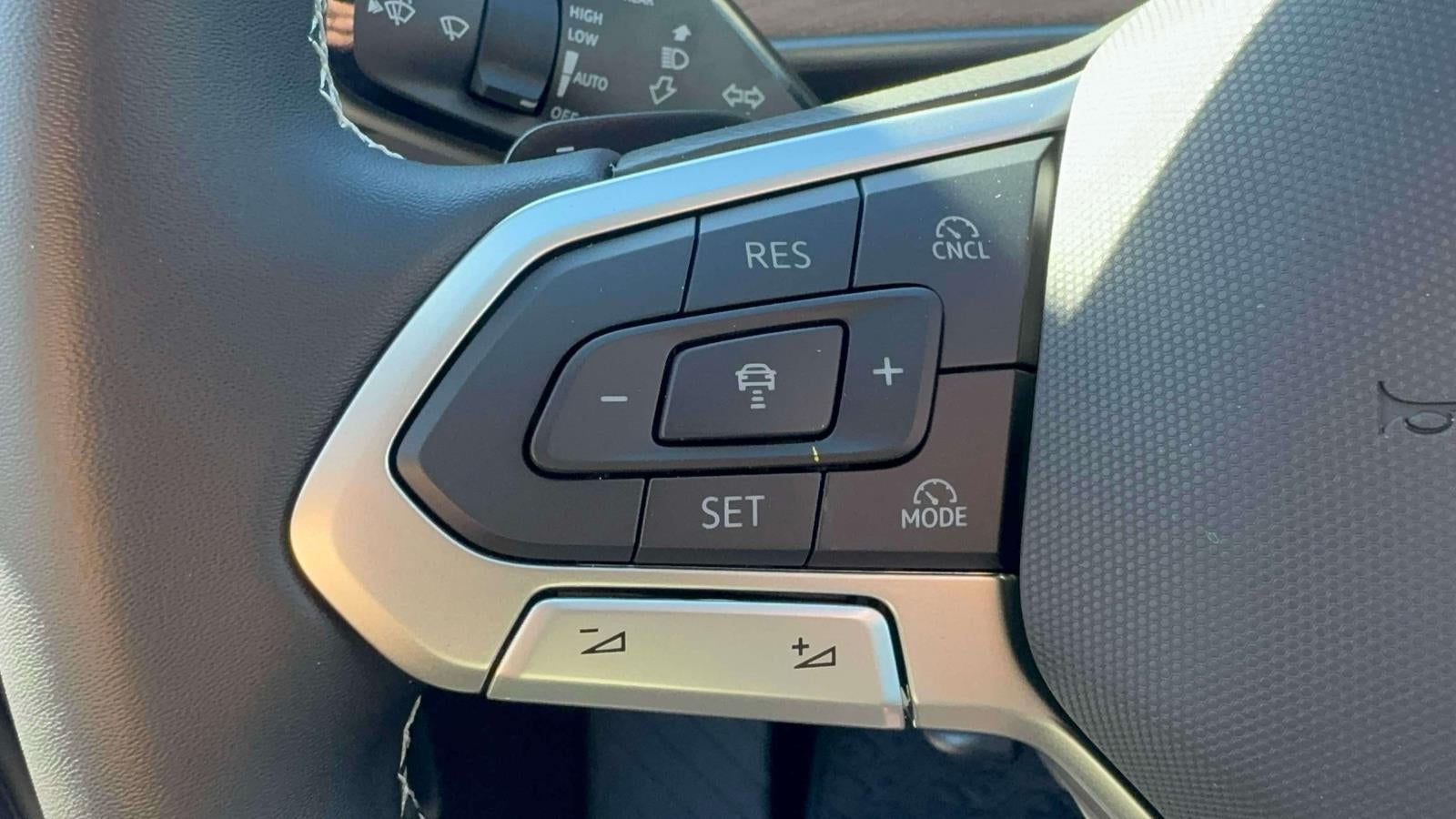 2027 Volkswagen Atlas SE w/Technology