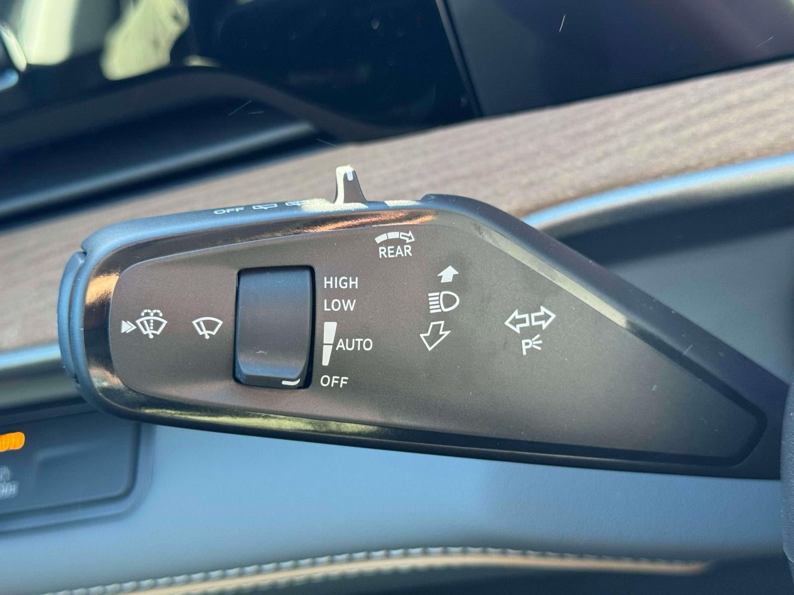 2027 Volkswagen Atlas SE w/Technology