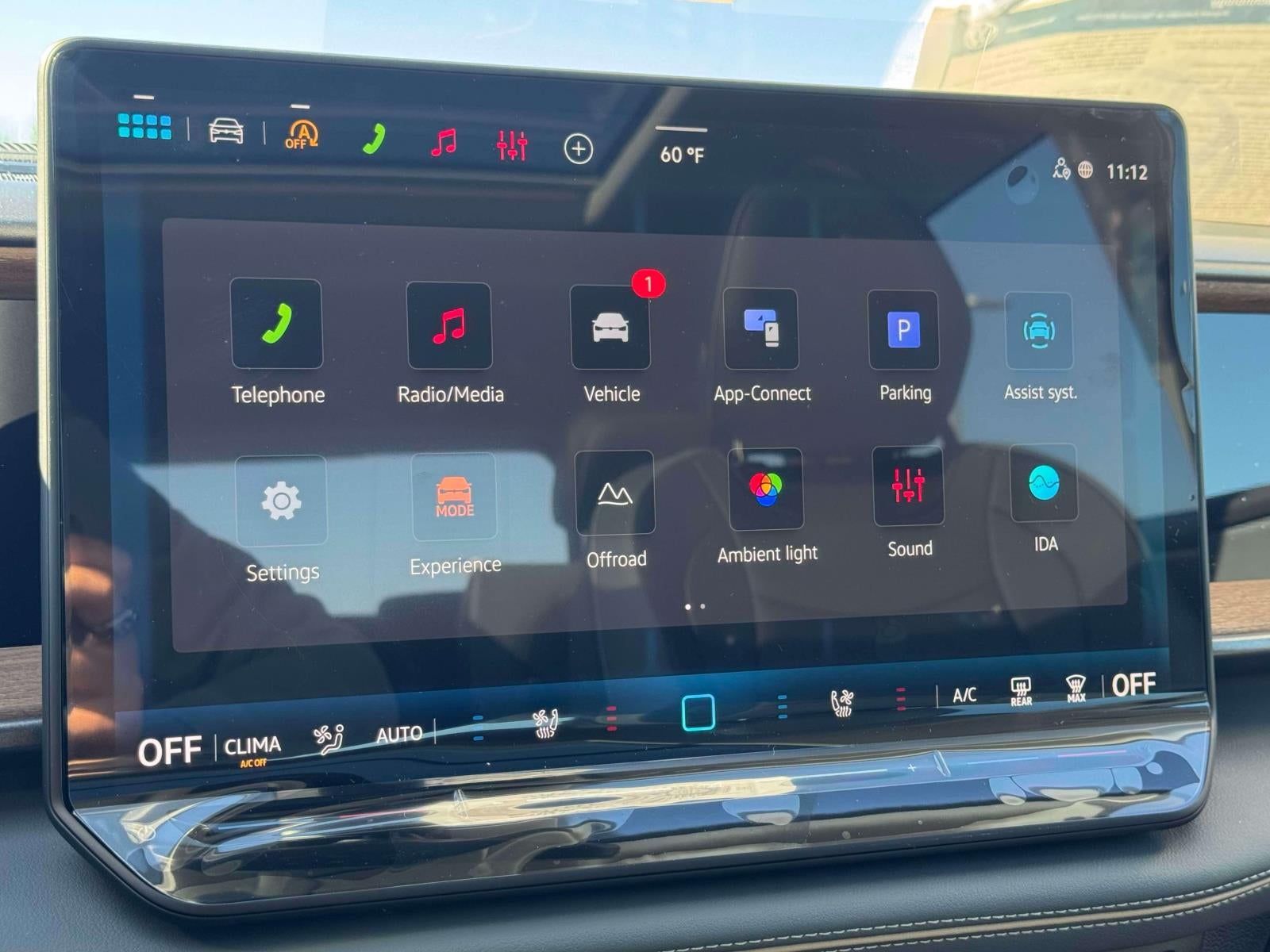 2027 Volkswagen Atlas SE w/Technology