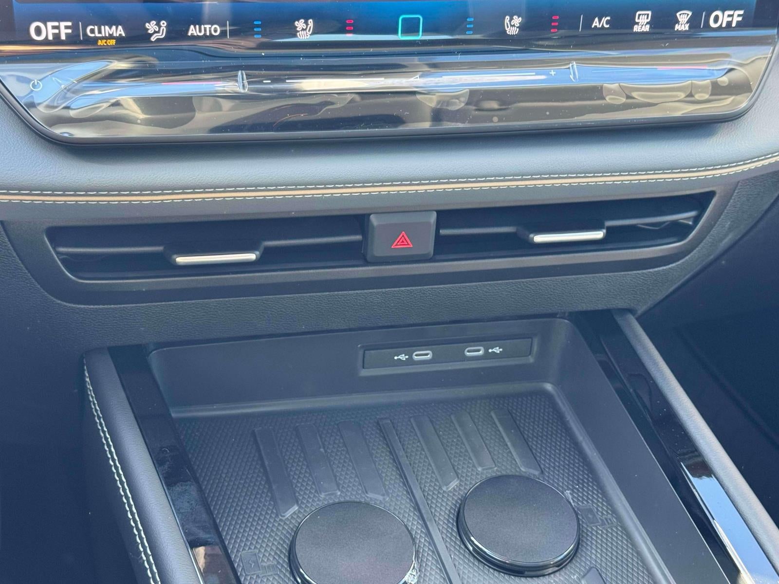 2027 Volkswagen Atlas SE w/Technology