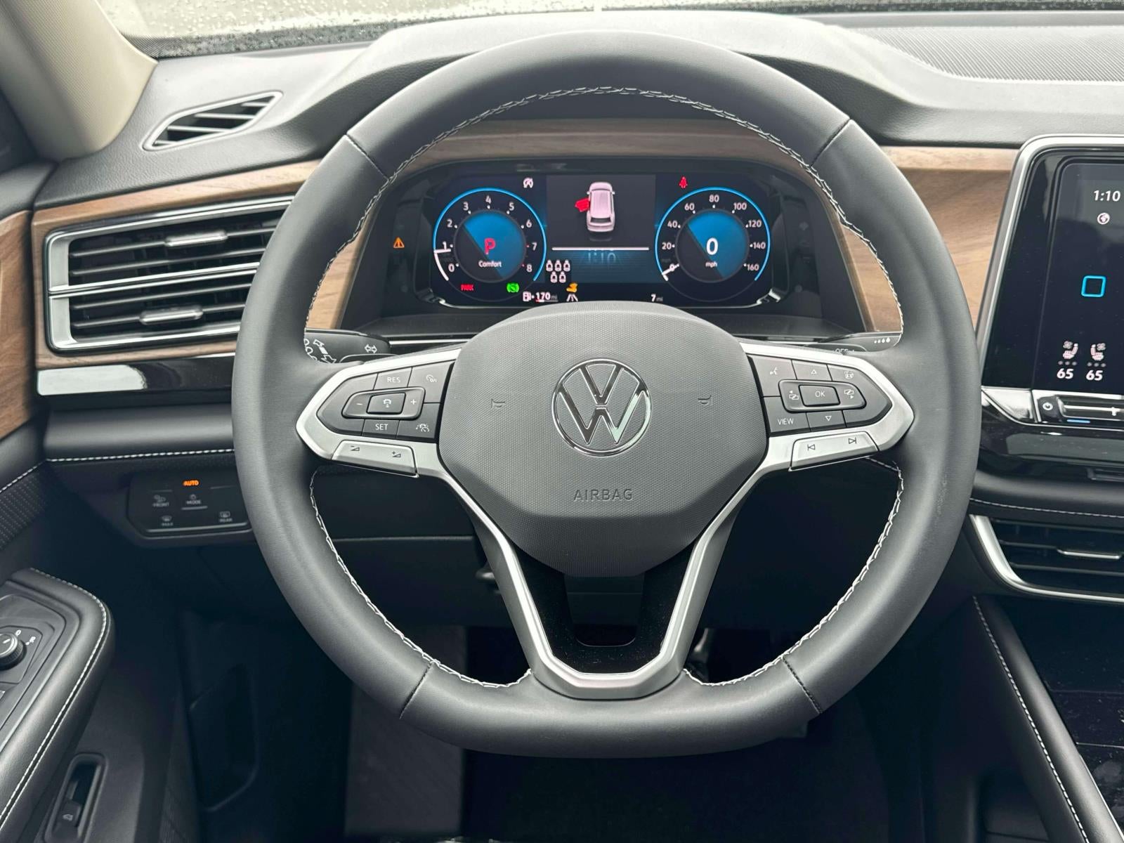 2025 Volkswagen Atlas 2.0T SE