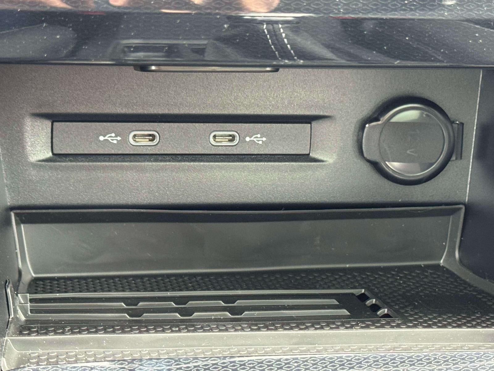 2025 Volkswagen Taos 1.5T SE Black