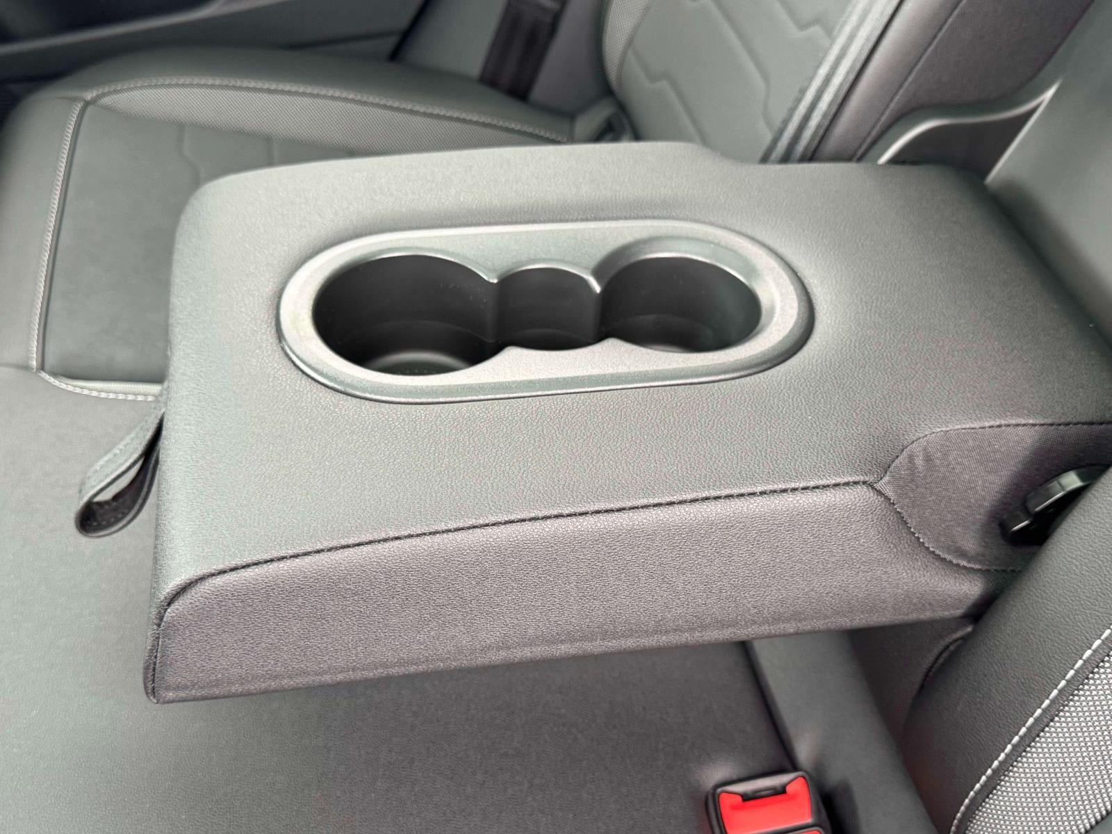 2025 Volkswagen Taos 1.5T SE Black