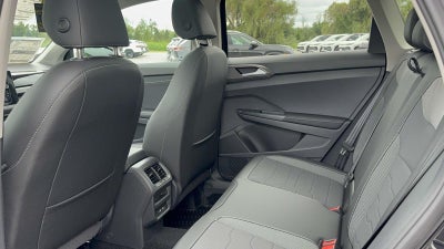 2026 Volkswagen Taos 1.5T SE Black