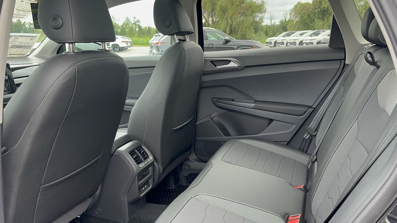2026 Volkswagen Taos 1.5T SE Black