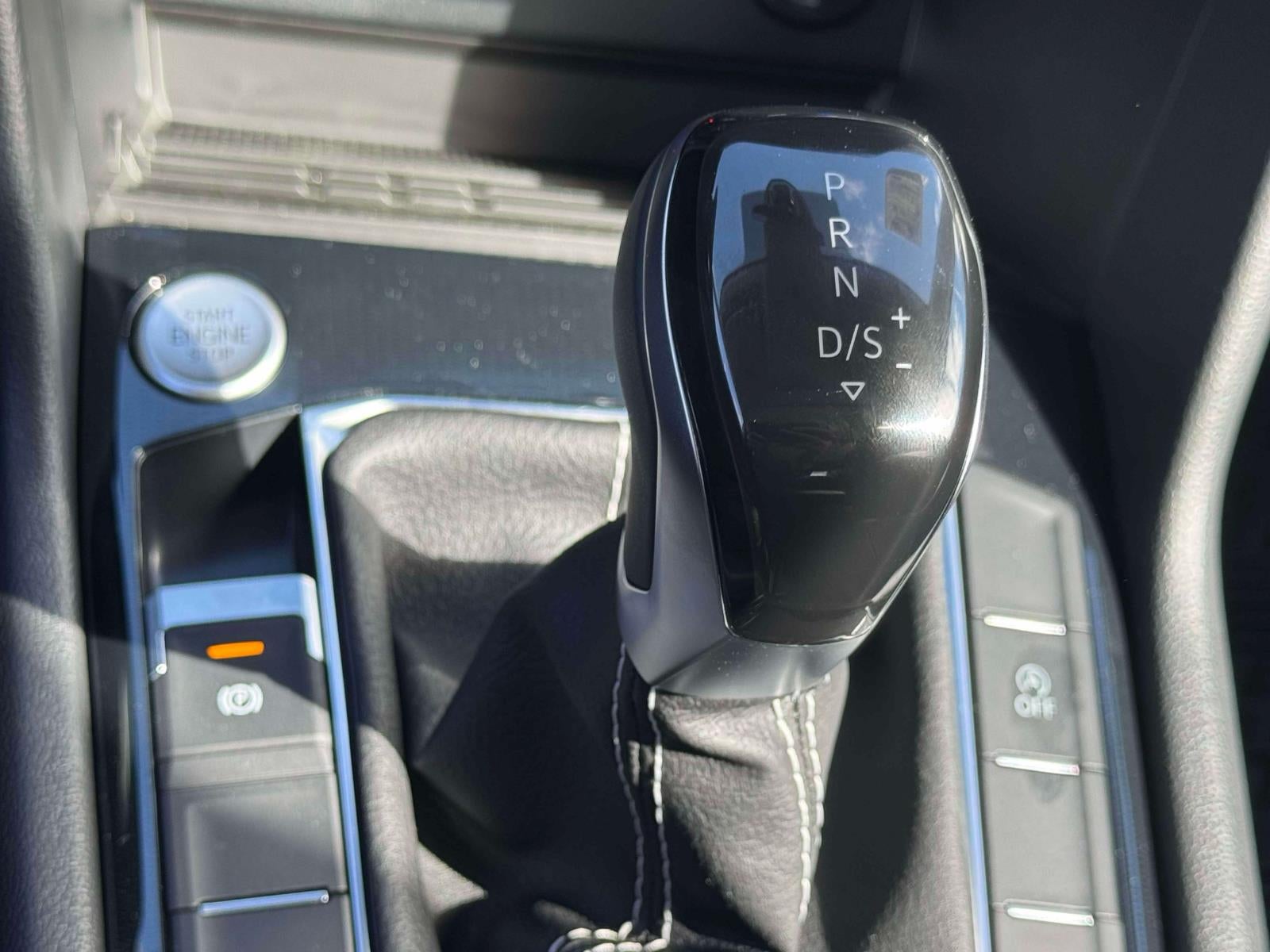 2027 Volkswagen Taos 1.5T SE
