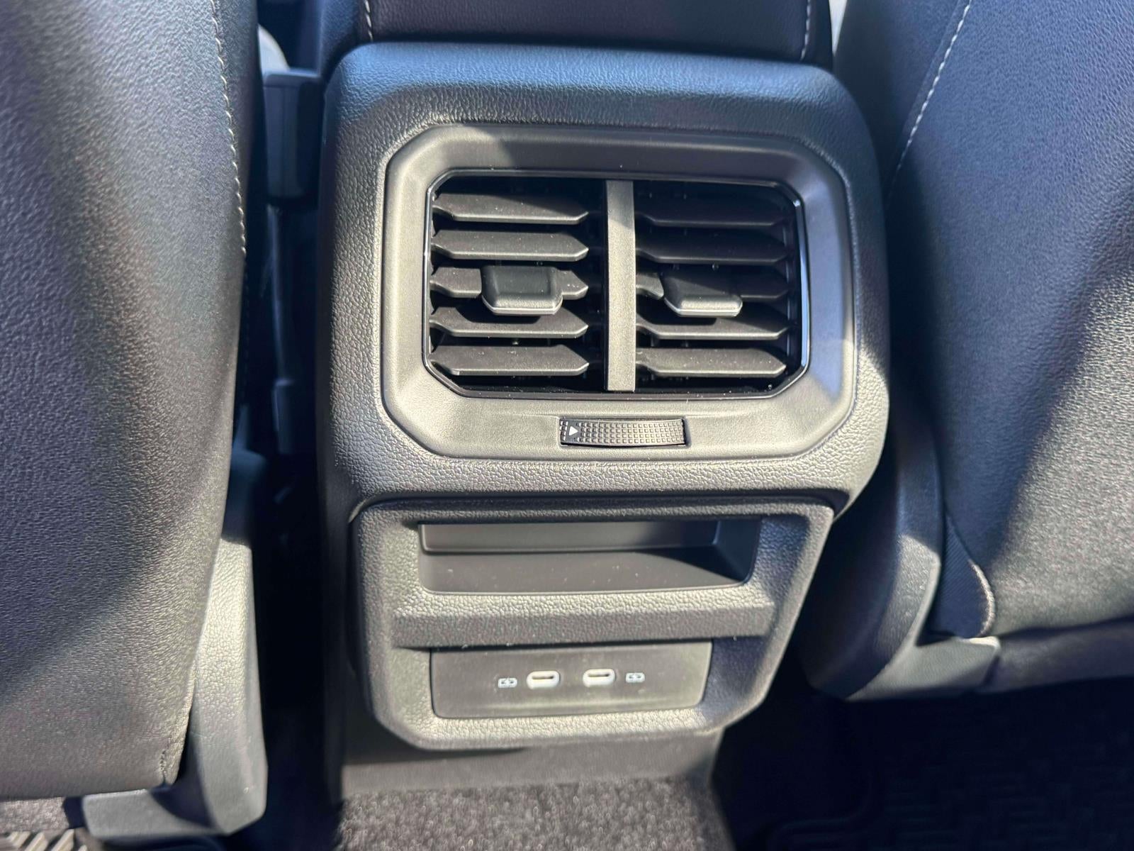 2027 Volkswagen Taos 1.5T SE