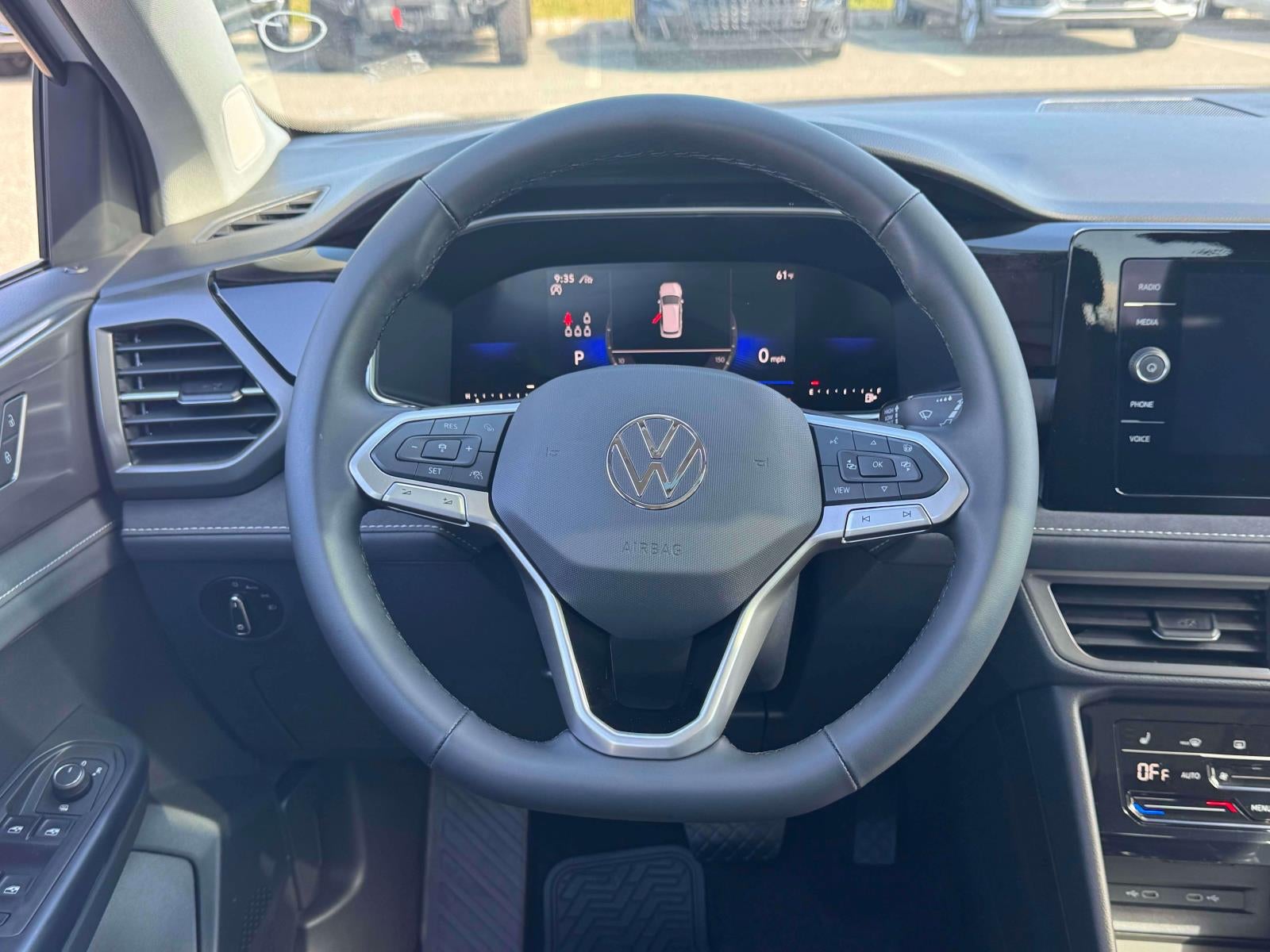 2027 Volkswagen Taos 1.5T SE