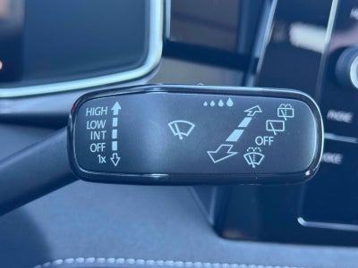 2027 Volkswagen Taos 1.5T SE