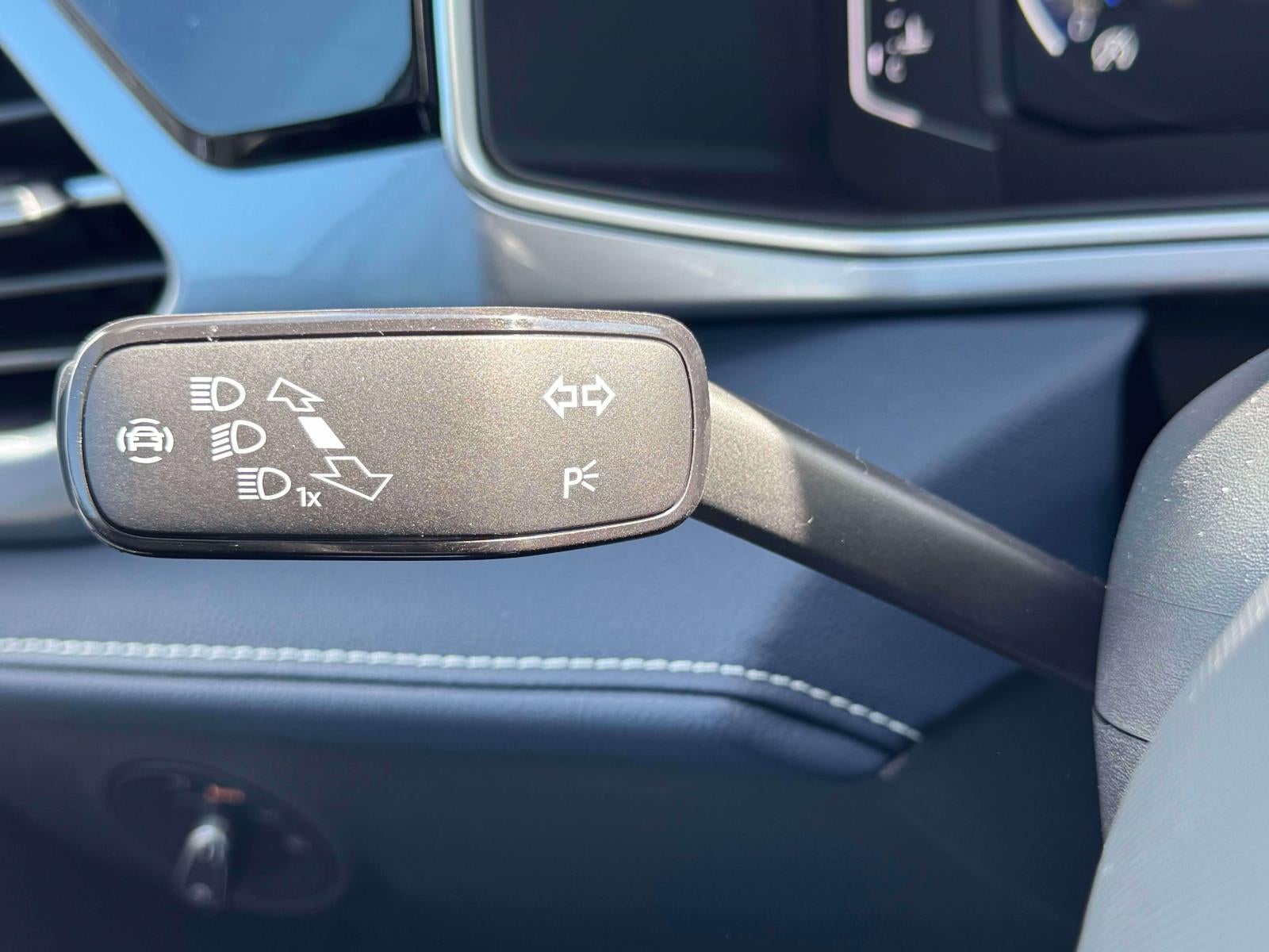 2026 Volkswagen Taos SEL 4MOTION