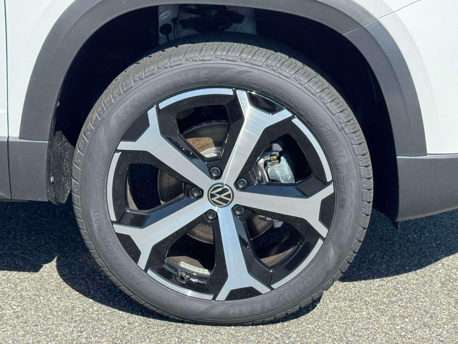 2026 Volkswagen Taos SEL 4MOTION