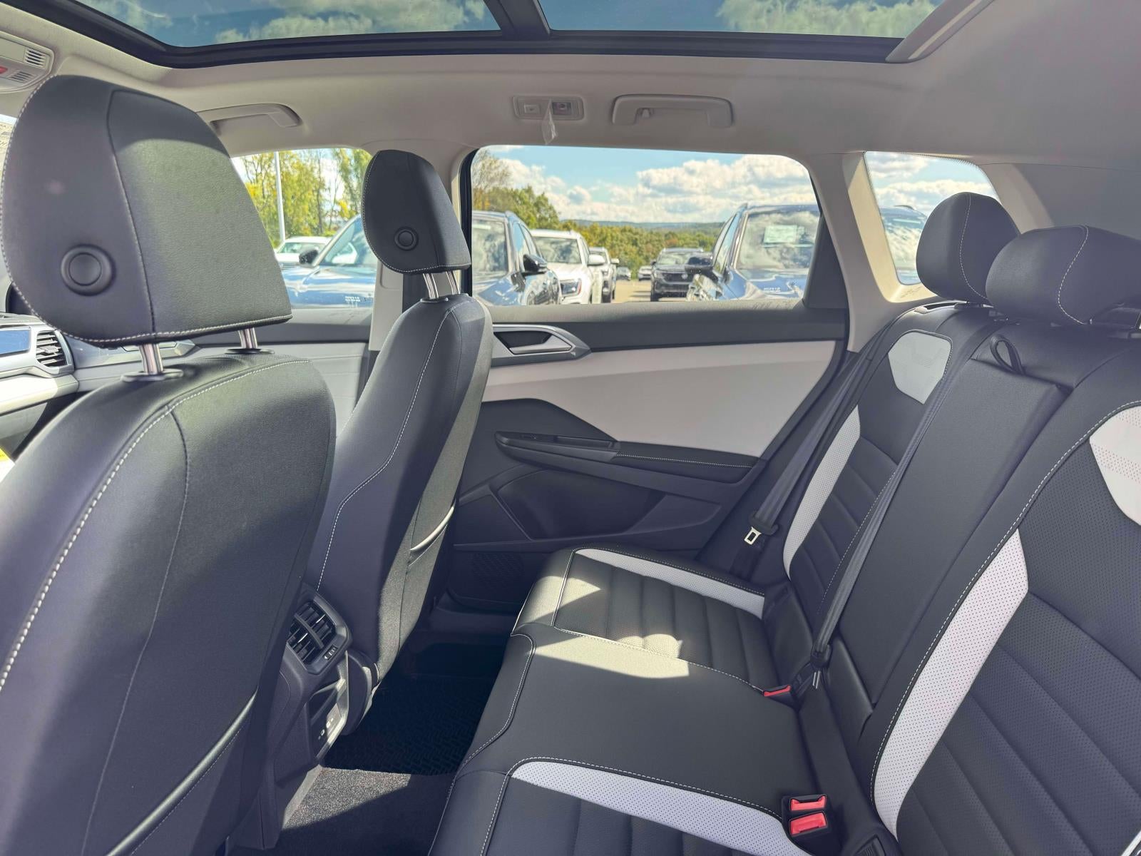 2027 Volkswagen Taos 1.5T SEL