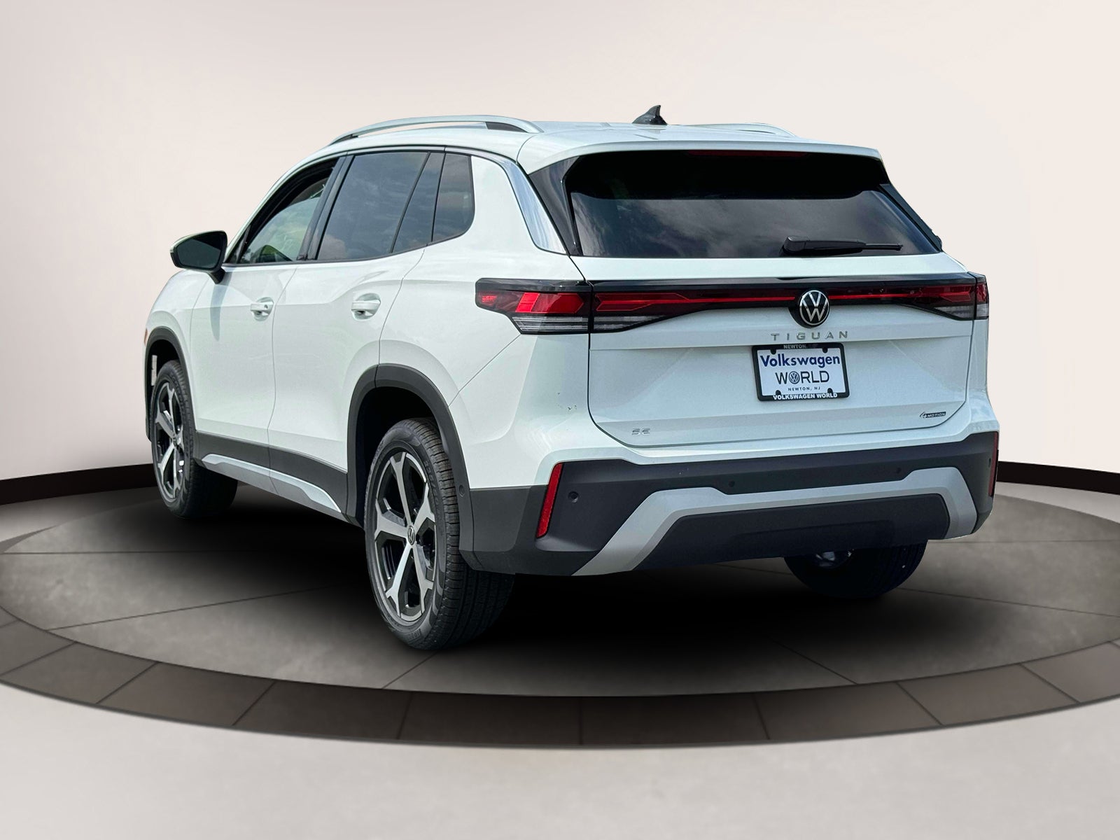 2025 Volkswagen Tiguan 2.0T SE