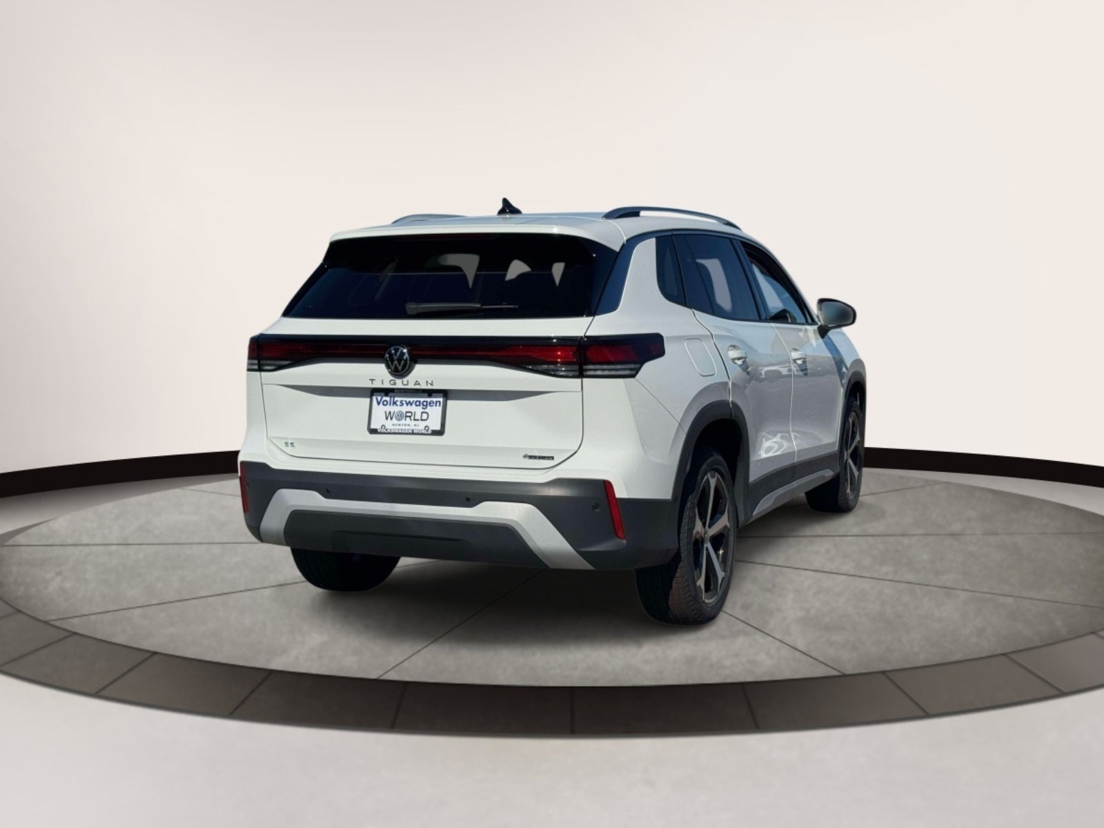 2026 Volkswagen Tiguan 2.0T SE
