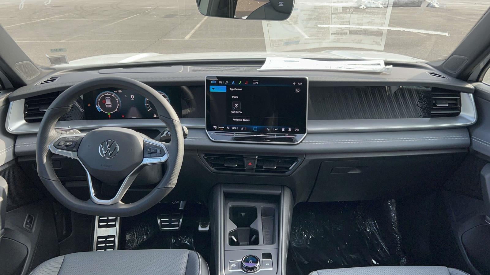 2025 Volkswagen Tiguan 2.0T SE R-Line Black