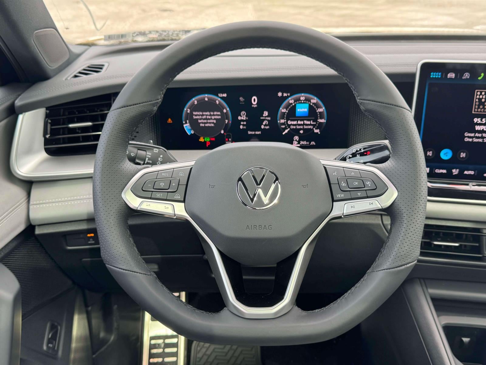 2026 Volkswagen Tiguan 2.0T SE R-Line Black