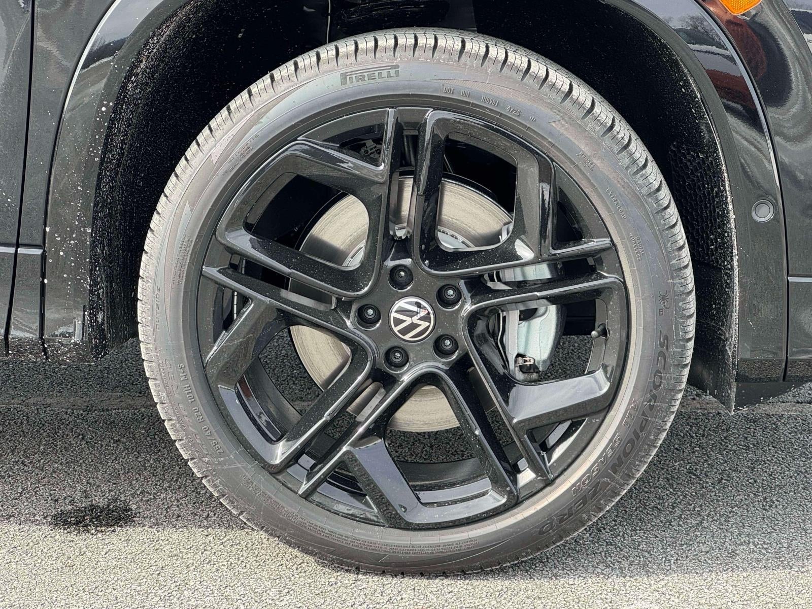 2026 Volkswagen Tiguan 2.0T SE R-Line Black