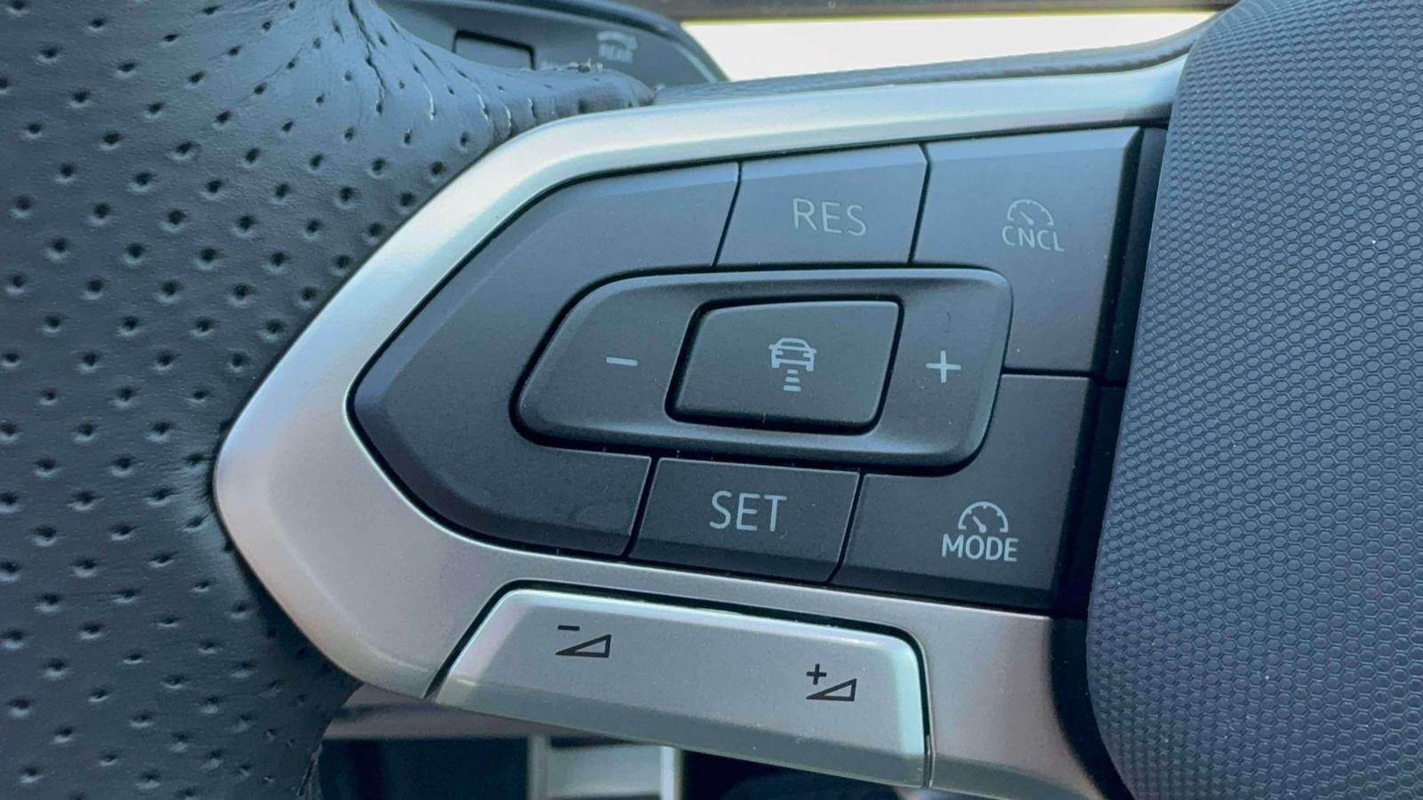 2026 Volkswagen Tiguan SE R-Line AWD