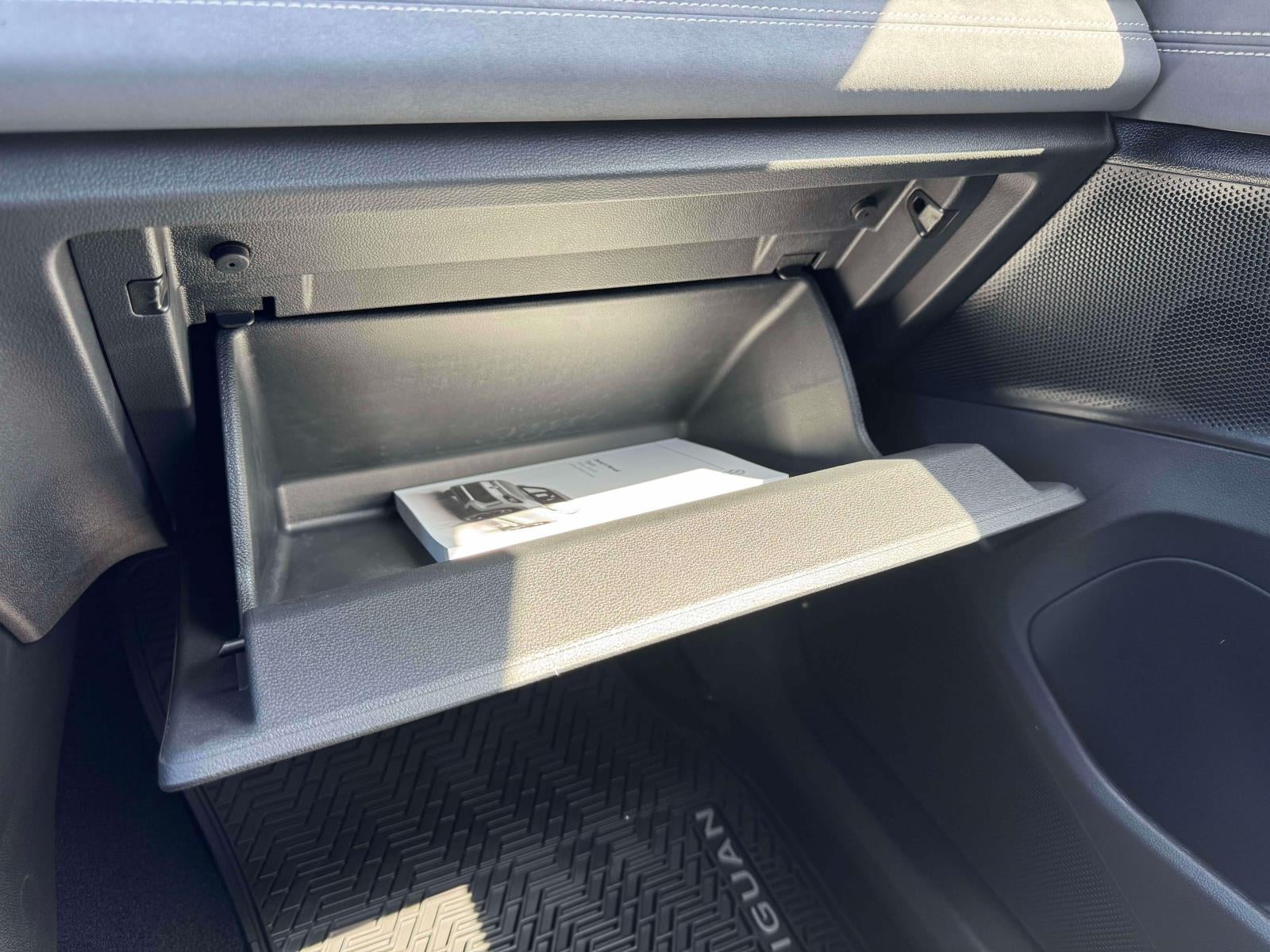 2026 Volkswagen Tiguan SE R-Line AWD