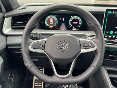 2025 Volkswagen Tiguan 2.0T SE R-Line Black