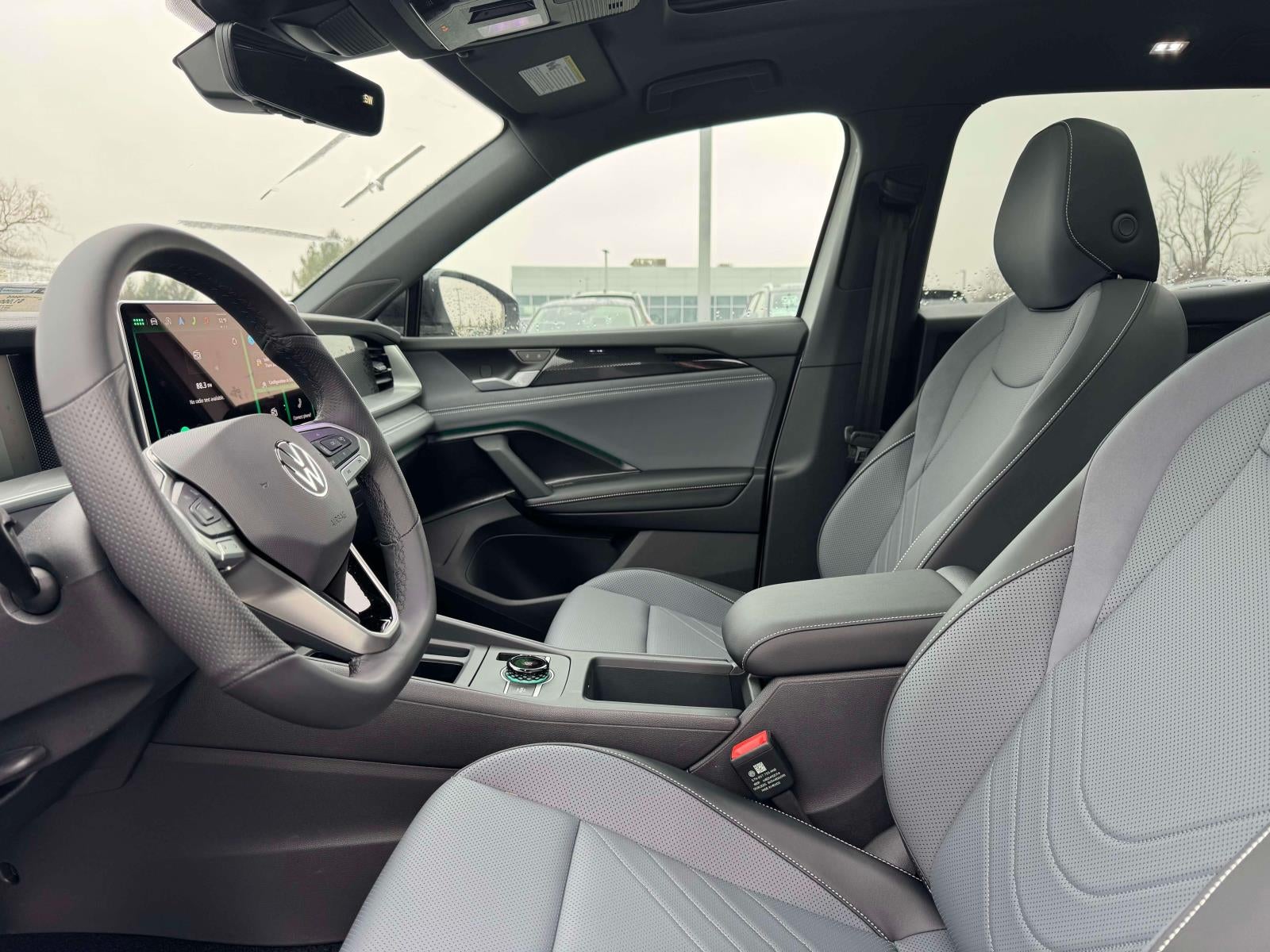 2025 Volkswagen Tiguan 2.0T SE R-Line Black