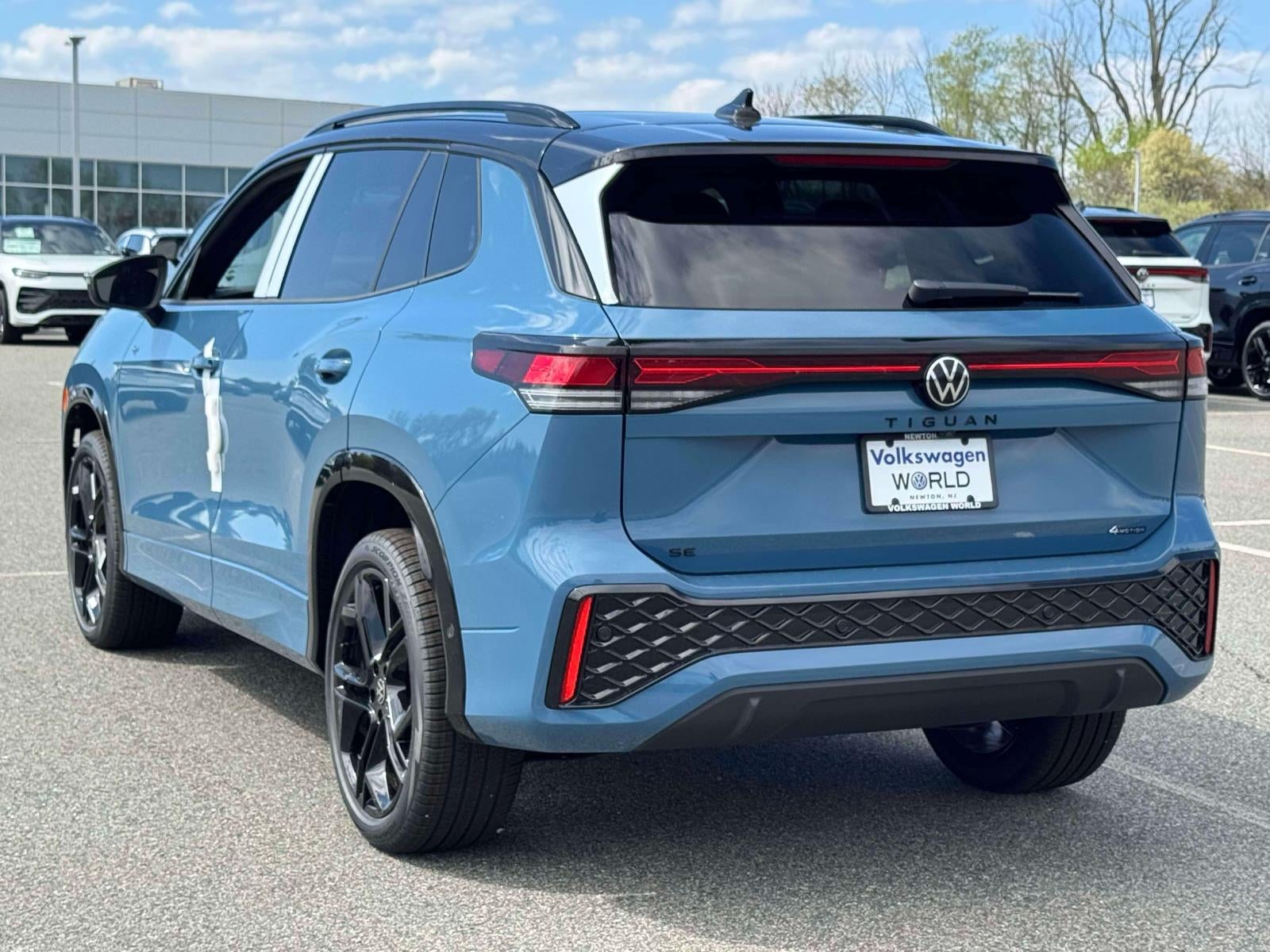 2026 Volkswagen Tiguan SE R-Line Black 4MOTION