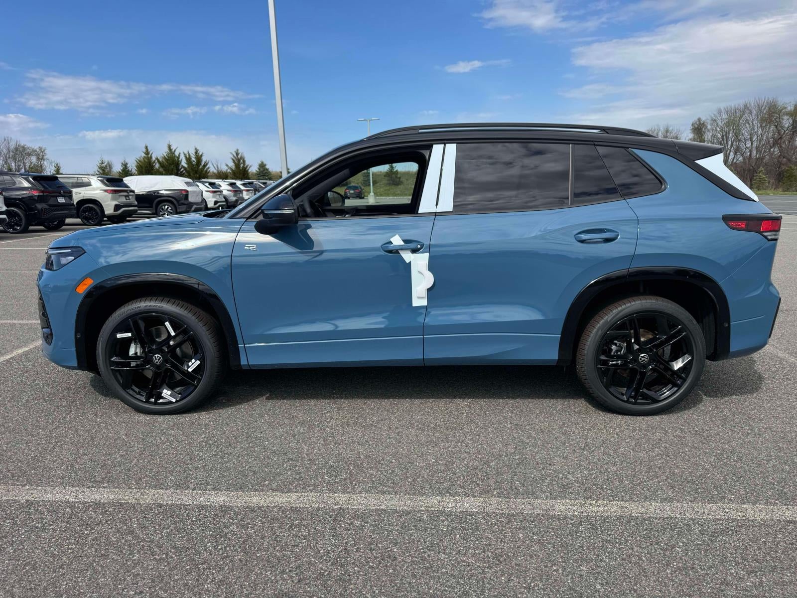 2026 Volkswagen Tiguan SE R-Line Black 4MOTION