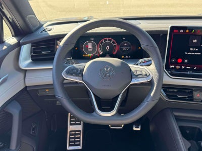 2026 Volkswagen Tiguan SE R-Line Black