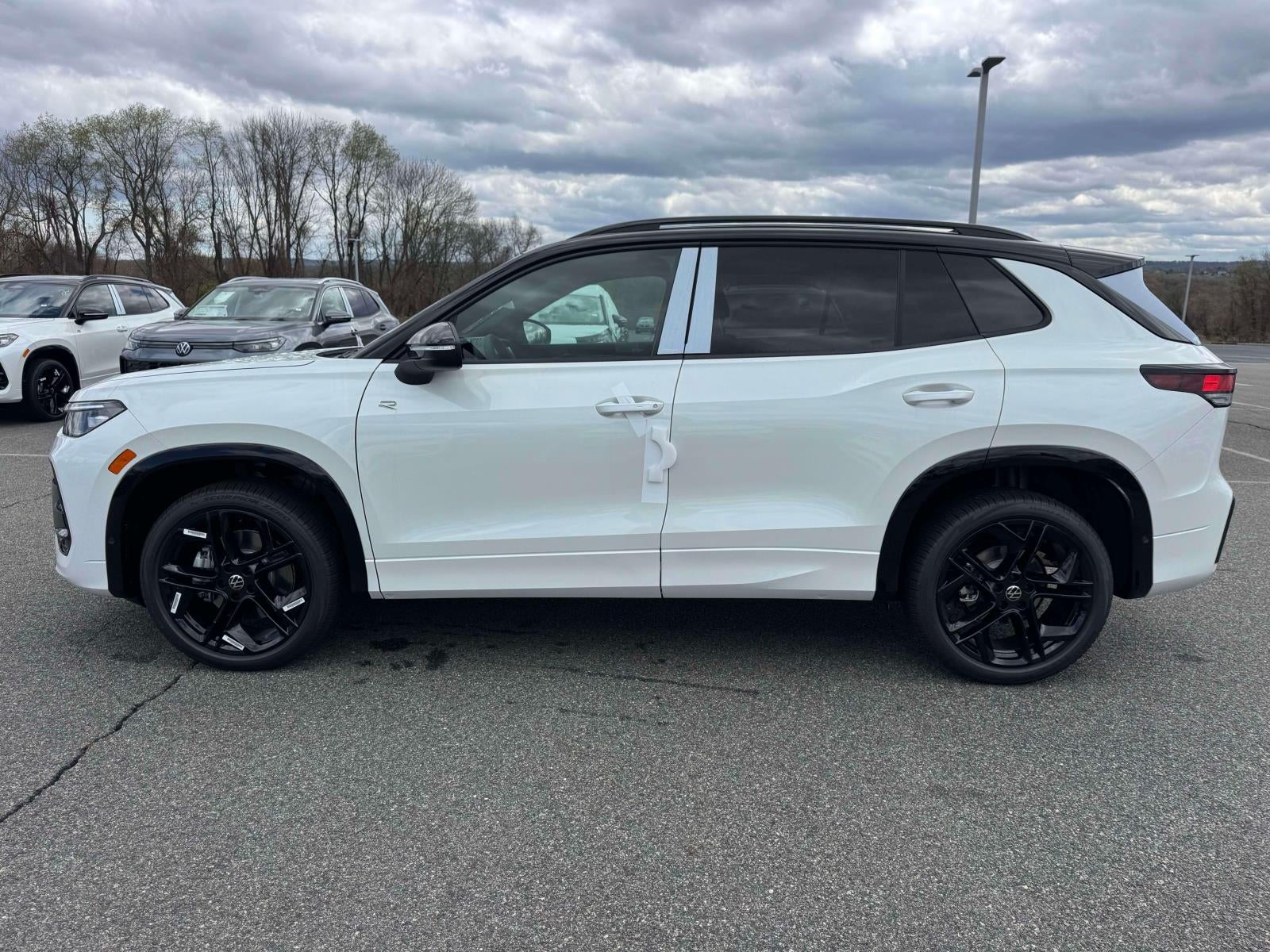 2026 Volkswagen Tiguan SE R-Line Black 4MOTION