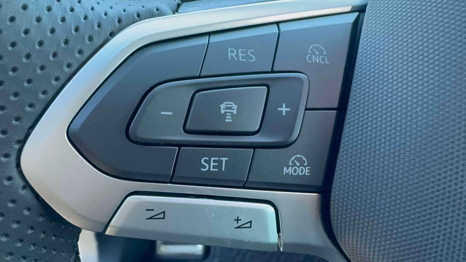 2027 Volkswagen Tiguan 2.0T SEL