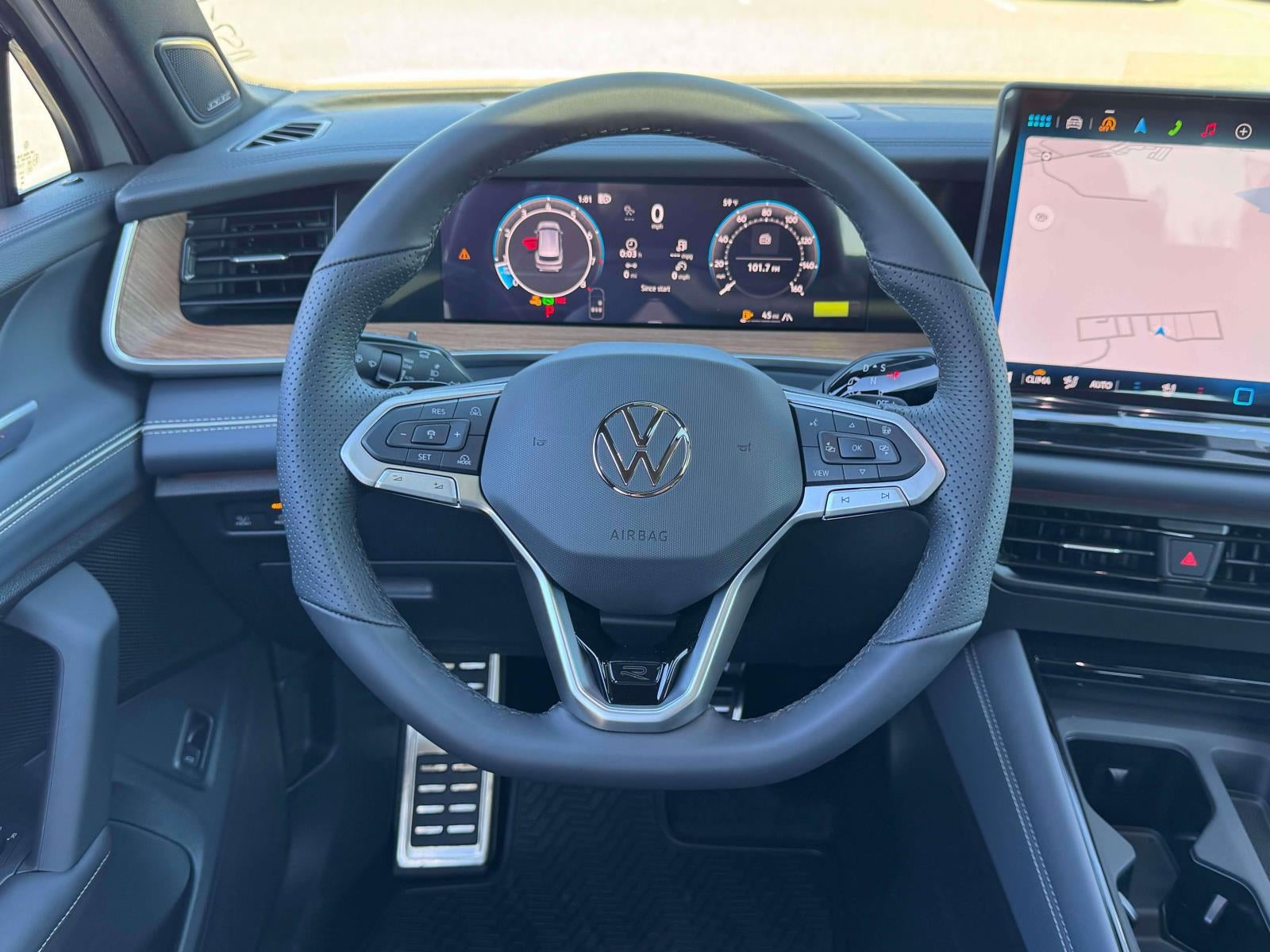 2027 Volkswagen Tiguan 2.0T SEL