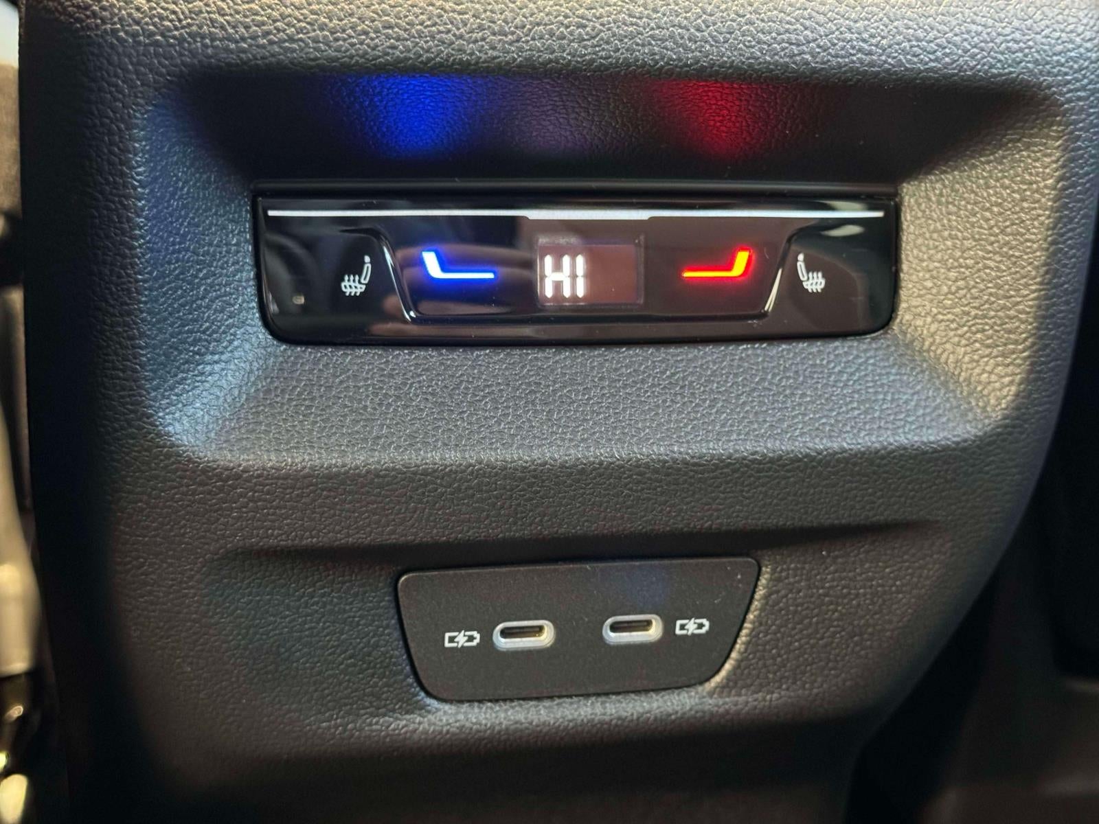 2026 Volkswagen Tiguan 2.0T SEL R-Line