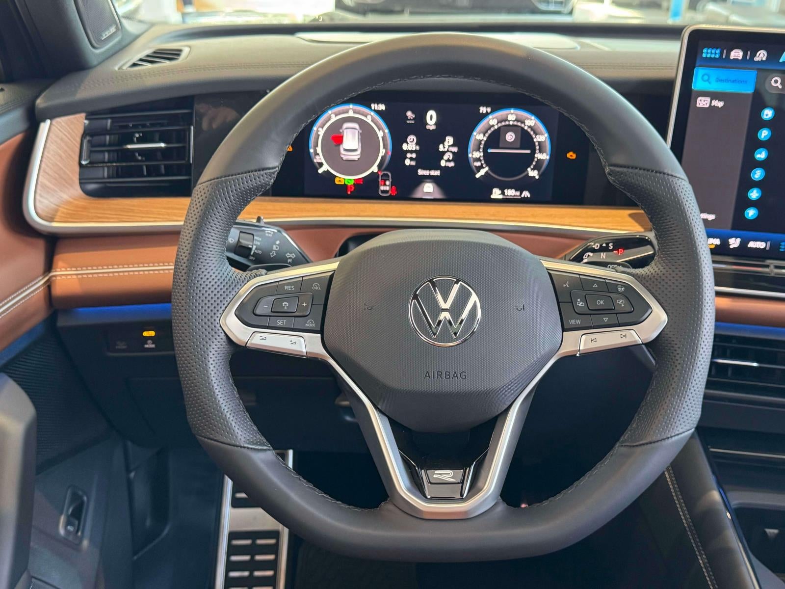 2026 Volkswagen Tiguan 2.0T SEL R-Line