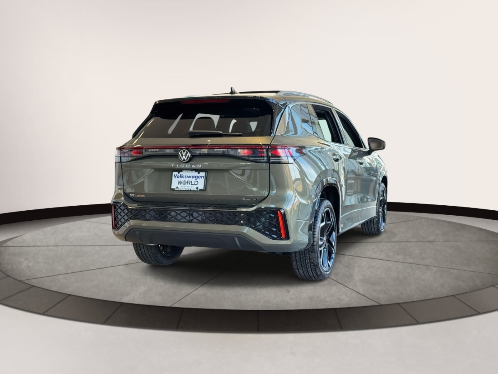 2026 Volkswagen Tiguan 2.0T SEL R-Line