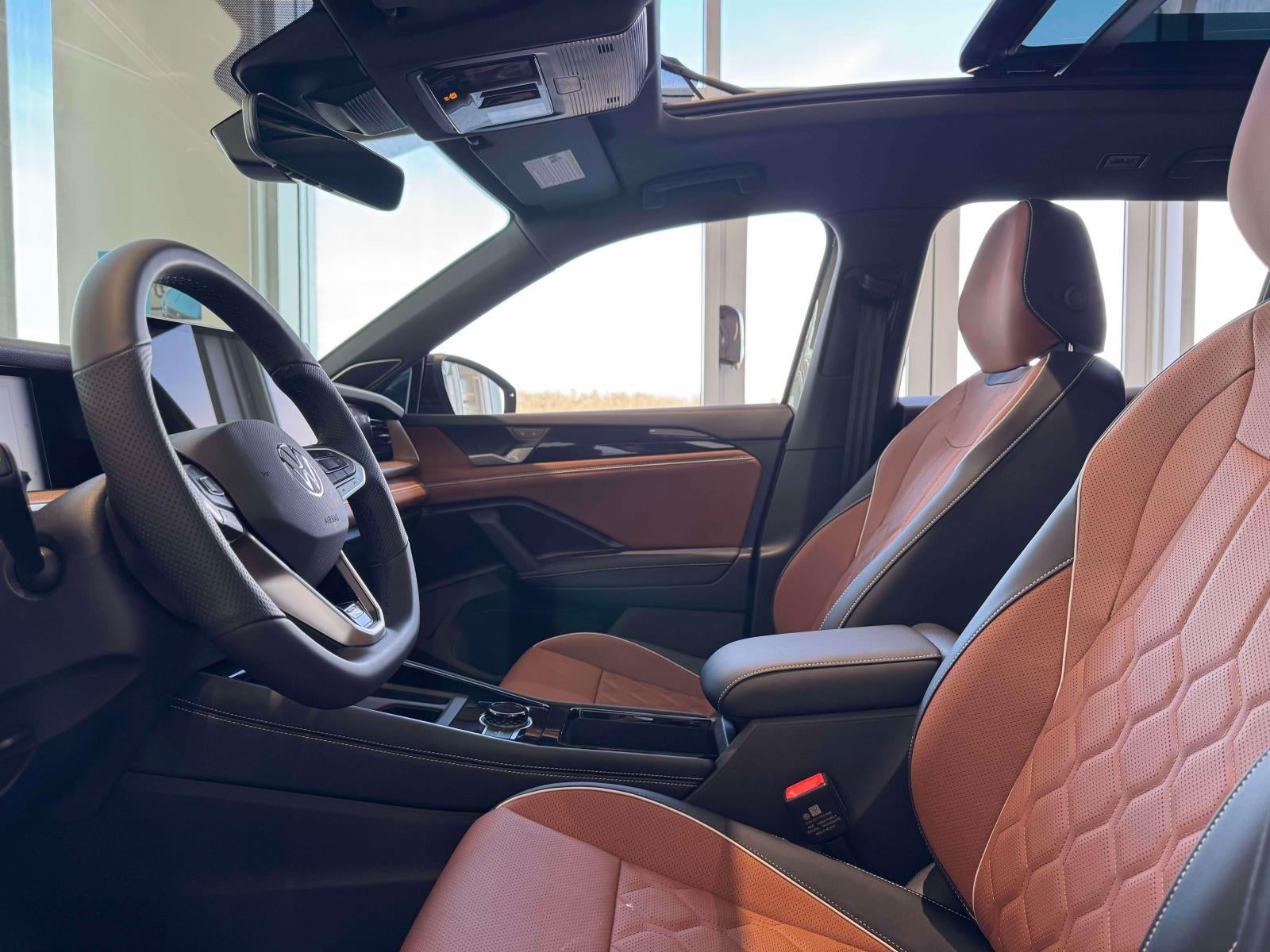 2026 Volkswagen Tiguan 2.0T SEL R-Line