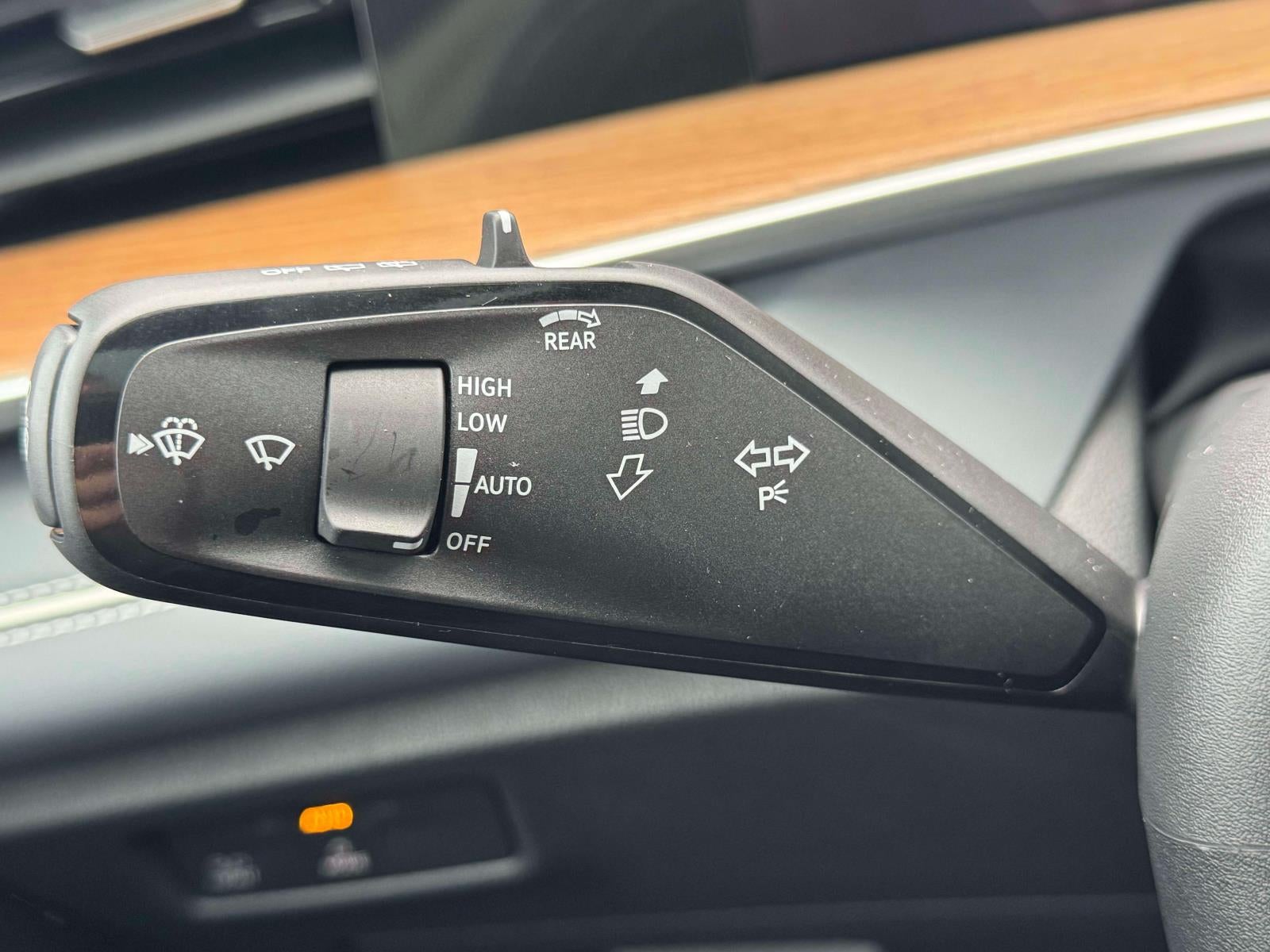 2026 Volkswagen Tiguan 2.0T SEL R-Line