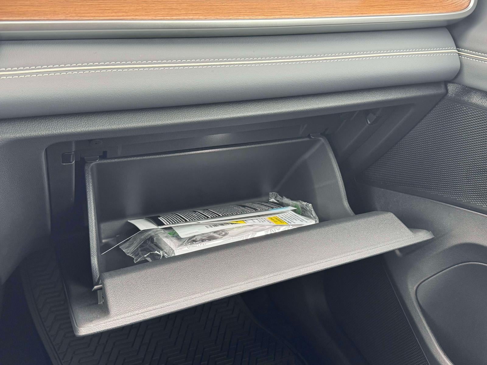 2026 Volkswagen Tiguan 2.0T SEL R-Line