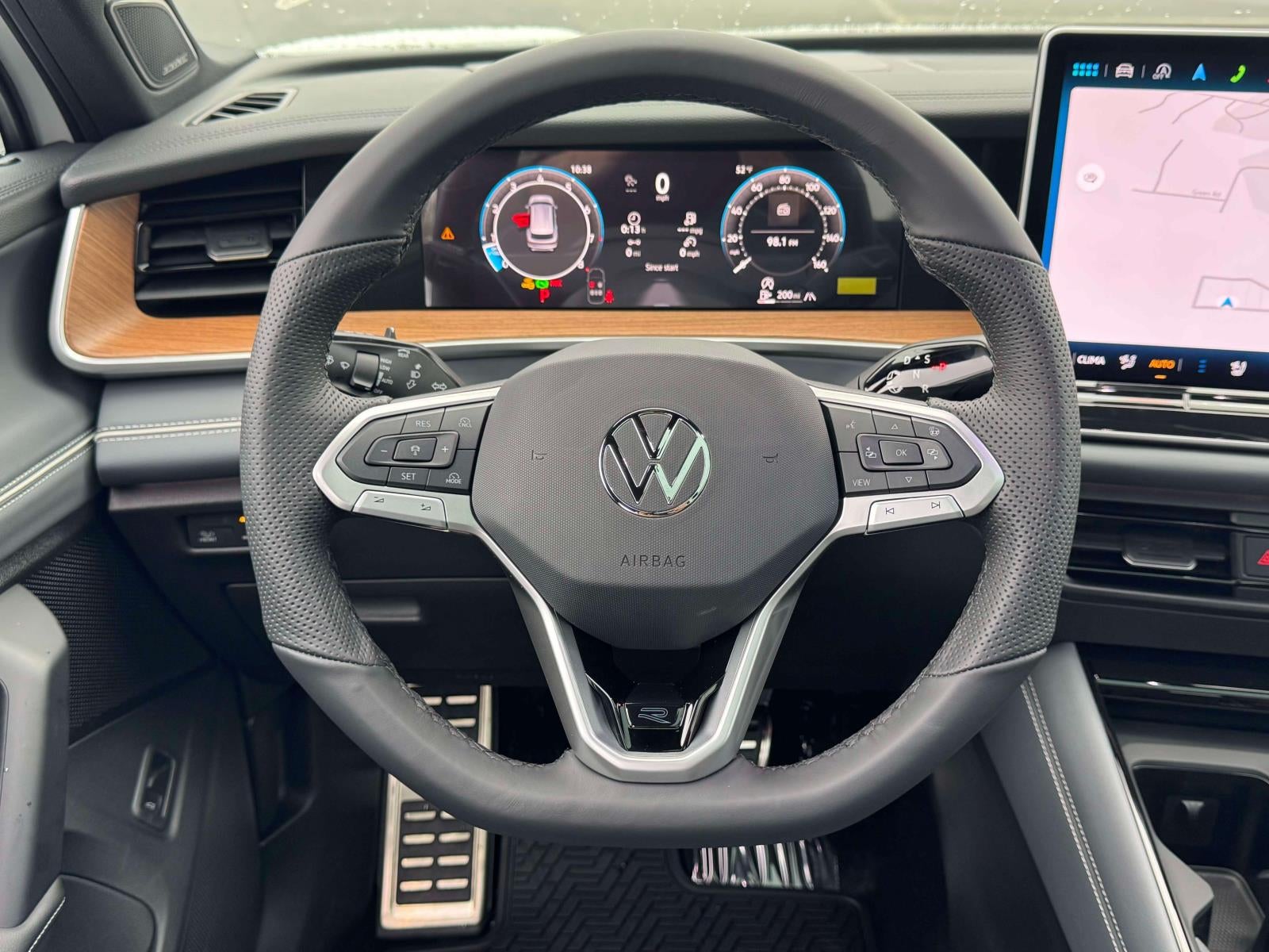 2026 Volkswagen Tiguan 2.0T SEL R-Line