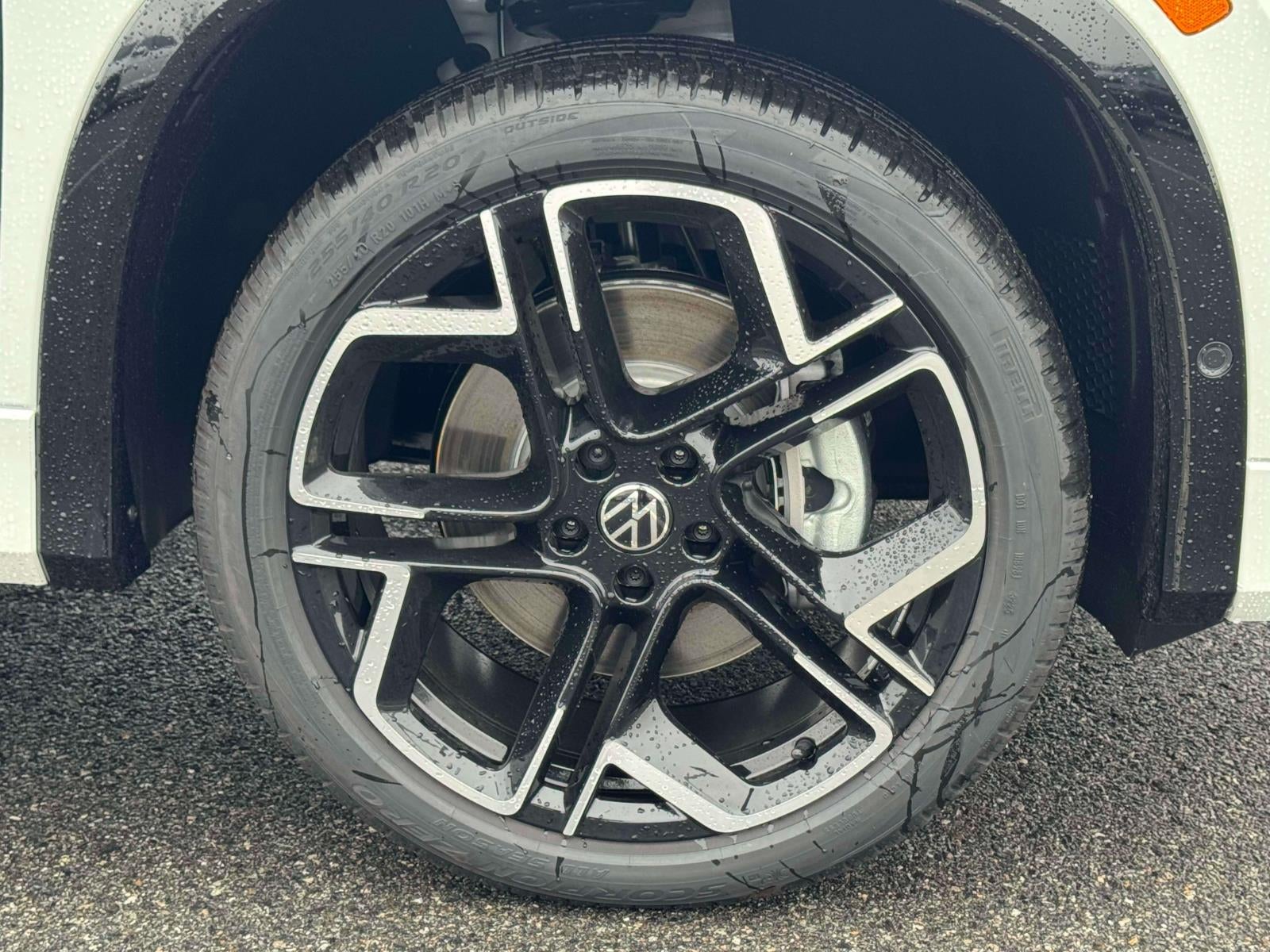 2026 Volkswagen Tiguan 2.0T SEL R-Line