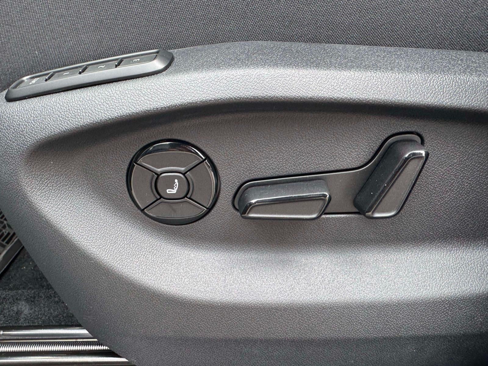 2026 Volkswagen Tiguan 2.0T SEL R-Line Turbo