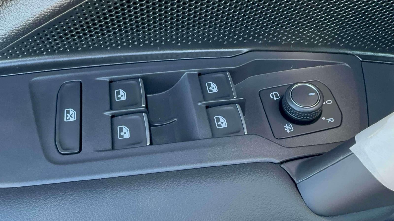 2027 Volkswagen Tiguan 2.0T SEL