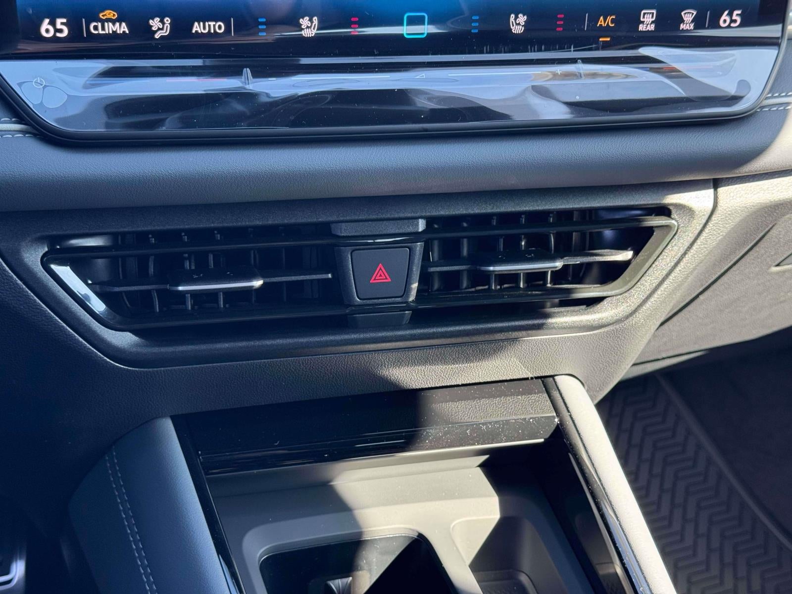 2027 Volkswagen Tiguan 2.0T SEL