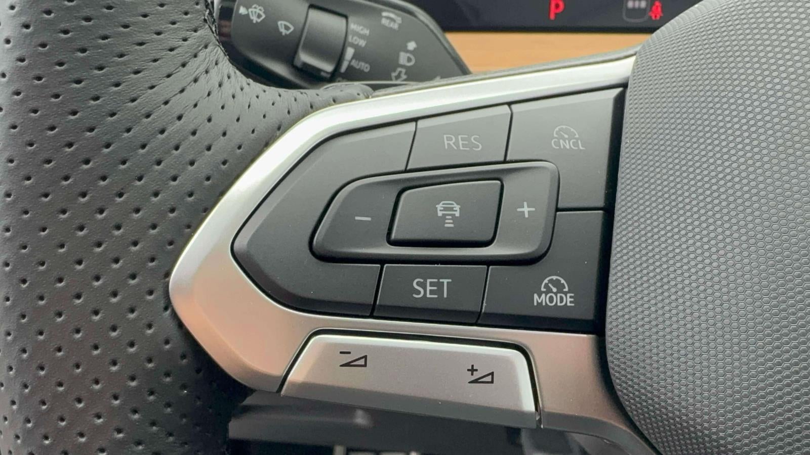 2026 Volkswagen Tiguan 2.0T SEL R-Line Turbo