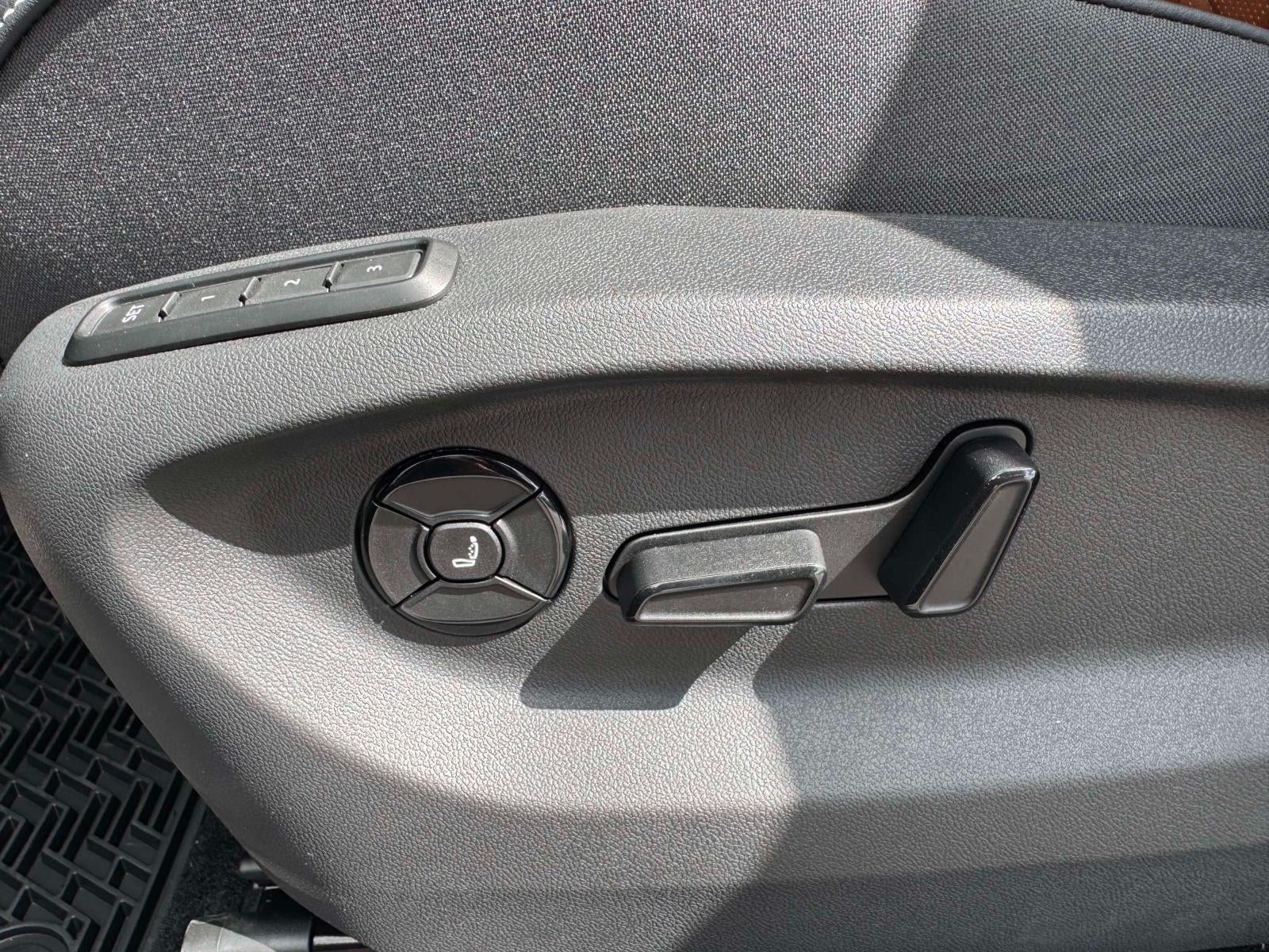2026 Volkswagen Tiguan 2.0T SEL R-Line Turbo