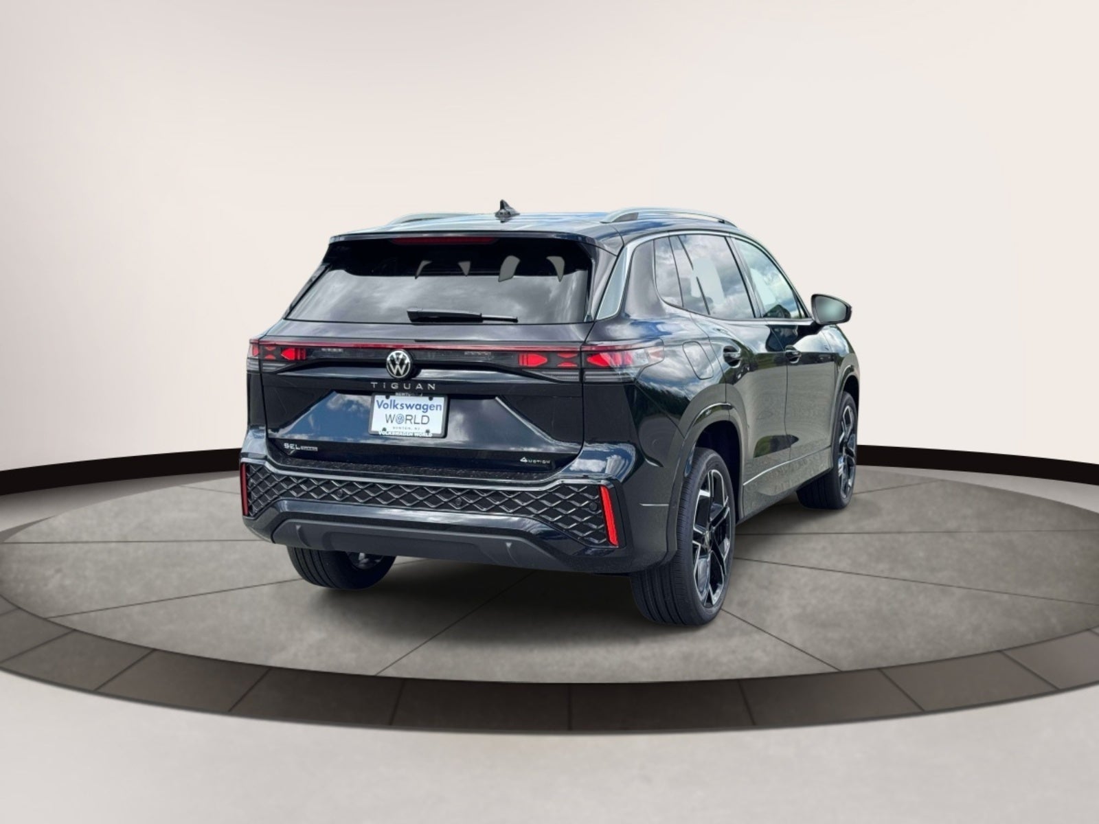 2026 Volkswagen Tiguan 2.0T SEL R-Line Turbo